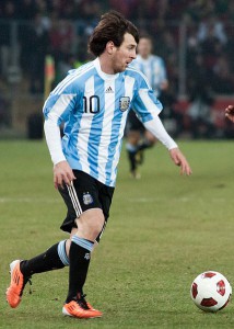 428px-Lionel_Messi_–_Portugal_vs._Argentina,_9th_February_2011