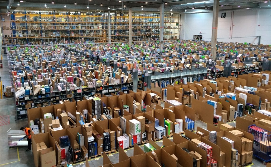 Amazon, Centrum logistyczne