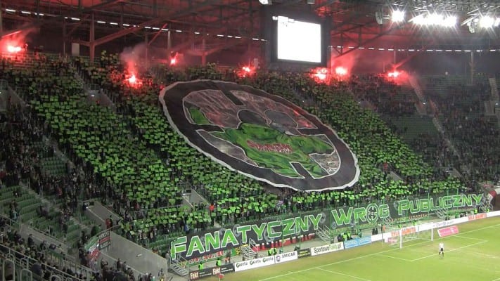 Kibice Śląska Wrocław do brata Michnika: Morderca!