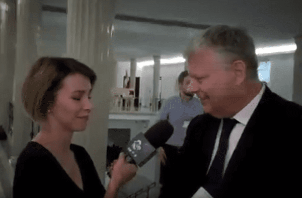 Kuriozalna wypowiedź posła PiS podczas wywiadu w Sejmie. „Nie, nie, zoofilia – broń Boże” [WIDEO]