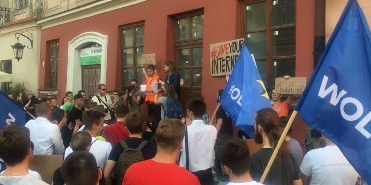 Polacy protestowali przeciwko ACTA 2.0! Wyszli na ulice kilkunastu miast [FOTO+WIDEO]