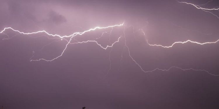 Uwaga, nadchodzą burze! Wydano ostrzeżenia dla pięciu województw