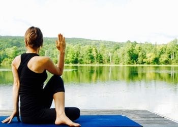 Ogłoszenie księdza wzbudziło spore kontrowersje. Twierdzi, że praktykowanie jogi to ciężki grzech [FOTO]