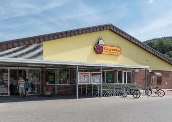 Dziesiątkom Biedronek w Polsce grozi zamknięcie? Wszystko przez zalegające towary!