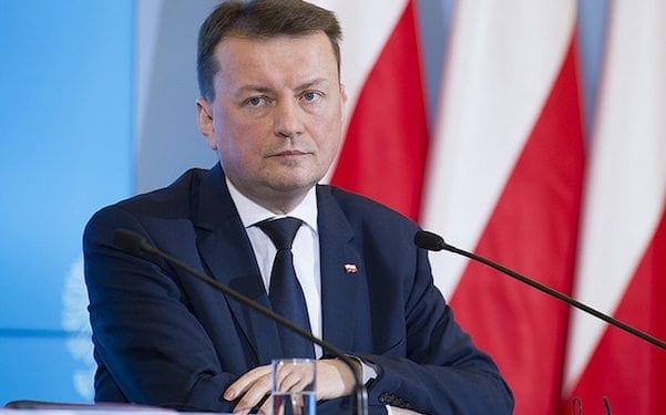 Szykują się kolejne zmiany w rządzie? Na celowniku minister obrony narodowej!