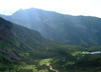 Trwa usuwanie skutków nawałnic w Tatrach. Jeden szlak zostanie otwarty dopiero w przyszłym roku