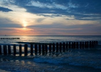 Sanepid zamyka kąpieliska nad Bałtykiem! Opublikowano listę miejscowości, wymieniono też zagrożenia