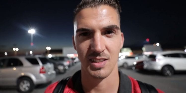 Carlitos zawodnikiem Legii Warszawa! Kapitalne powitanie Hiszpana przy Łazienkowskiej [WIDEO]