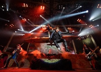 Na koncercie Iron Maiden w Krakowie, muzycy oddali hołd polskim pilotom [WIDEO]