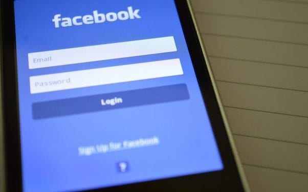 Facebook usunął post z Deklaracją Niepodległości USA. Uznał ją za „hejterską i rasistowską”