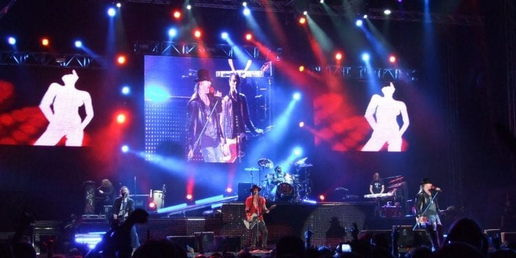 Guns N’ Roses nawiązali do słów Jaggera? „Co się ku**a dzieje w Polsce?”