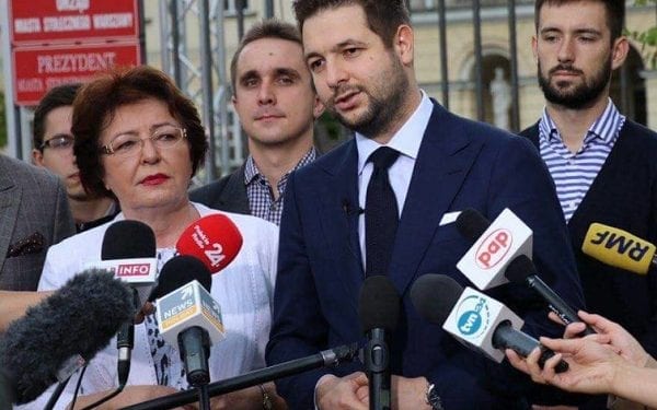 Warszawa: Była radna PO Jolanta Kasztelan poparła Patryka Jakiego. Internauci podzieleni. „To nie jest dobra zmiana” [WIDEO]