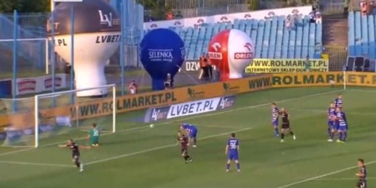 Fantastyczny gol nowego zawodnika Lecha Poznań! Zapewnił swojemu zespołowi zwycięstwo minutę przed końcem gry [WIDEO]