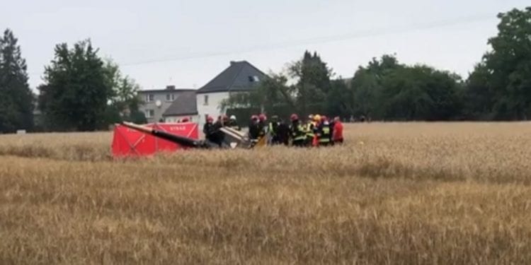 Tragedia pod Opolem. Śmigłowiec rozbił się o ziemię. Są ofiary śmiertelne [WIDEO]