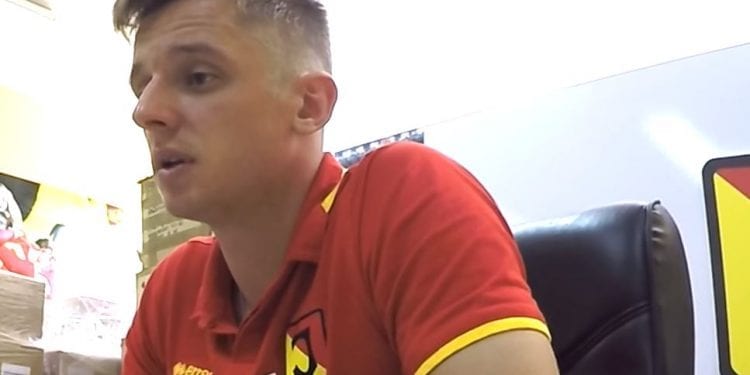 Zawodnik, którego sfaulował Peszko zachowanie rywala zobaczył dopiero na powtórce. Nie bawił się w dyplomację