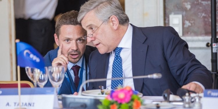 Kuriozalny wpis Trzaskowskiego rozśmieszył internautów. Pojawiła się już parodia