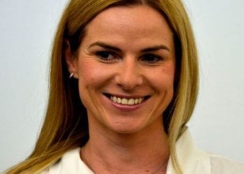 Joanna Schmidt zapytana o to, czy wiozła ludzi w bagażniku. Nietypowa odpowiedź posłanki [WIDEO]