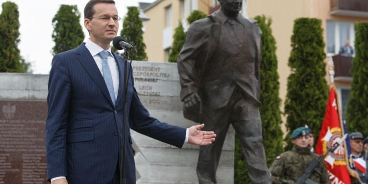 W Kraśniku odsłonięto pomnik Lecha Kaczyńskiego. Posłanka PO uważa, że wizerunek b. prezydenta przypomina… Donalda Tuska