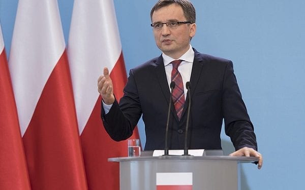 Przełomowe zmiany w prawie. Kary będą się sumowały. „Do więzienia nawet na 100 lat” [WIDEO]