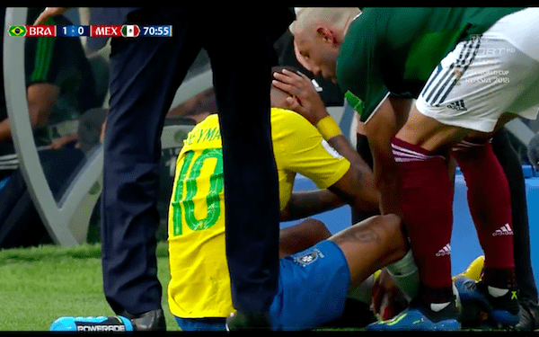 Symulacja czy brutalny faul? Ta sytuacja z Neymarem w roli głównej wzbudziła ogromne kontrowersje [WIDEO]