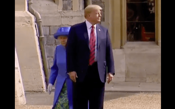 Zabawna sytuacja podczas spotkania Trumpa i Elżbiety II. Prezydent… zgubił królową? [WIDEO]
