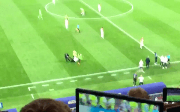 Wiadomo już kto wbiegł na boisko podczas finału mundialu. To cios w Putina! [WIDEO]