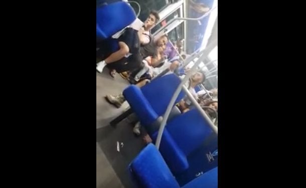 Wielka Brytania: Atak na Polaka w autobusie! „Jedź do domu! Zamknijcie zagraniczne mordy” [WIDEO]