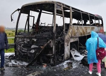 Zablokowana autostrada A4. Autokar stanął w płomieniach [FOTO]