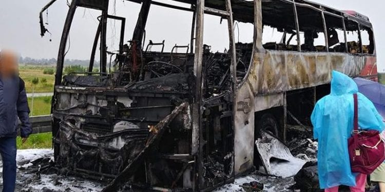 Zablokowana autostrada A4. Autokar stanął w płomieniach [FOTO]