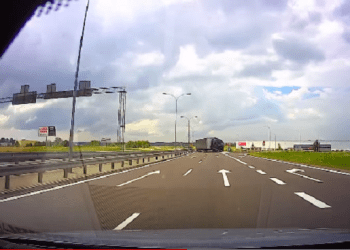 Jechała drogą ekspresową w kierunku Lublina. Nagle zobaczyła jadącą pod prąd ciężarówkę [WIDEO]