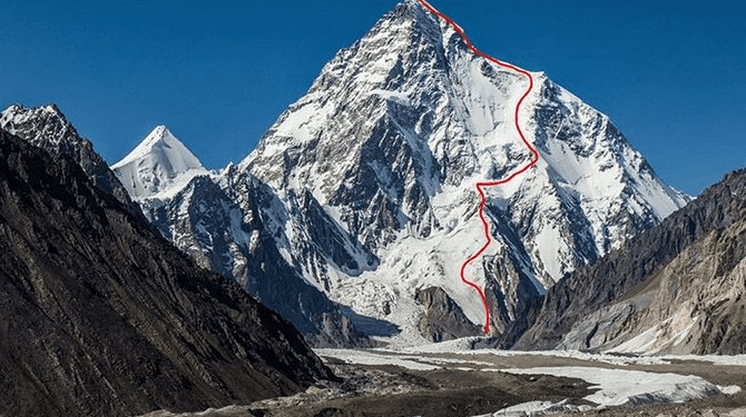 Historyczne osiągnięcie Polaka! Andrzej Bargiel zjechał na nartach ze szczytu K2 [FOTO]