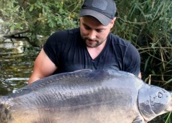 Gosławice: wędkarz złapał gigantycznego karpia. „Zabrakło 100 gram do wyrównania rekordu Polski”