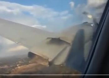Pasażer nagrał moment katastrofy lotniczej! Nagranie trafiło do sieci [WIDEO]