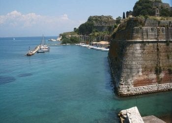 Grecja: Turystka zjadła w hotelu kurczaka. Wkrótce zmarła