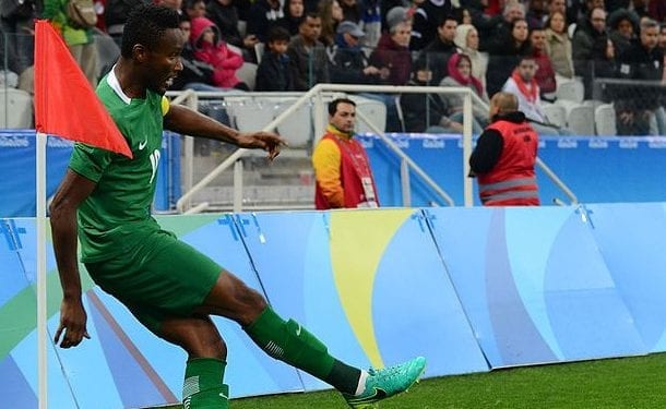 Ojciec Johna Obi Mikela został porwany tuż przed meczem. Piłkarz Nigerii walczył z traumą na boisku