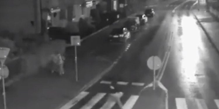 Myślenice: Brutalny rozbój przed kamerą monitoringu [WIDEO]