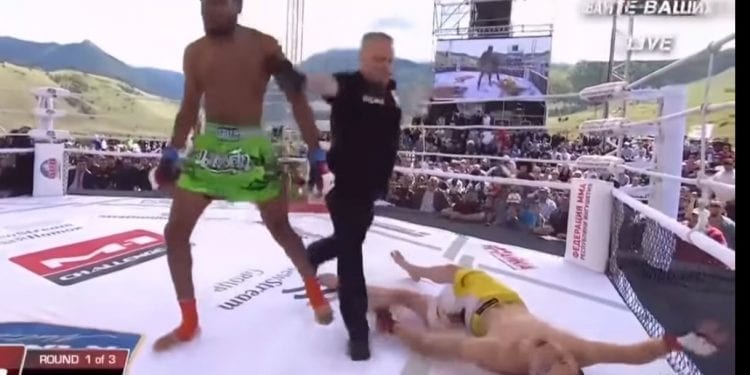 Nokaut roku podczas gali MMA w Rosji? Walka trwała zaledwie 18 sekund! [WIDEO]