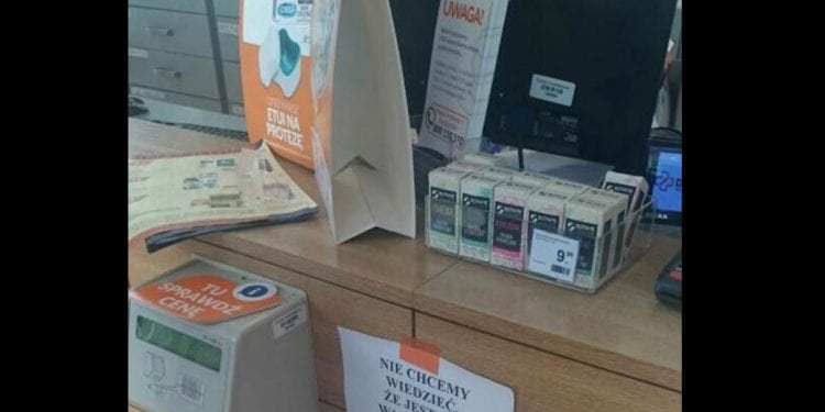 Aptekarze z Sopotu mają dość turystów z Warszawy. Wywiesili skierowane do nich ogłoszenie. „Nie chcemy wiedzieć, że jesteś z Warszawy!”