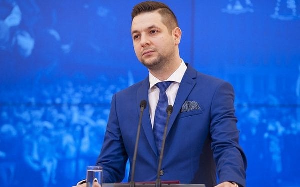 Patryk Jaki do TVN: Poprawcie i przeproście