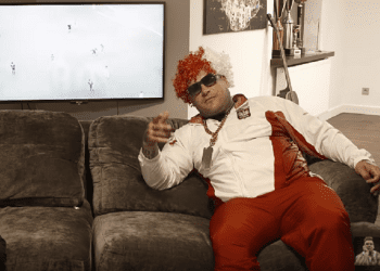 Popek nagrał piosenkę o polskiej reprezentacji. Zadrwił z naszych piłkarzy. „Podałem ci piłę, a ty kur*a co?” [WIDEO]