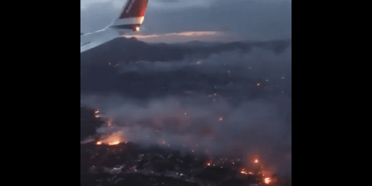 Grecja: Tak wyglądają pożary widziane „z lotu ptaka”. Internauta opublikował wstrząsające nagranie [WIDEO]