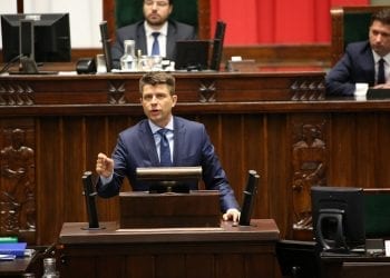 „Trudno traktować jego rady poważnie”. Wałęsa odpowiada Petru