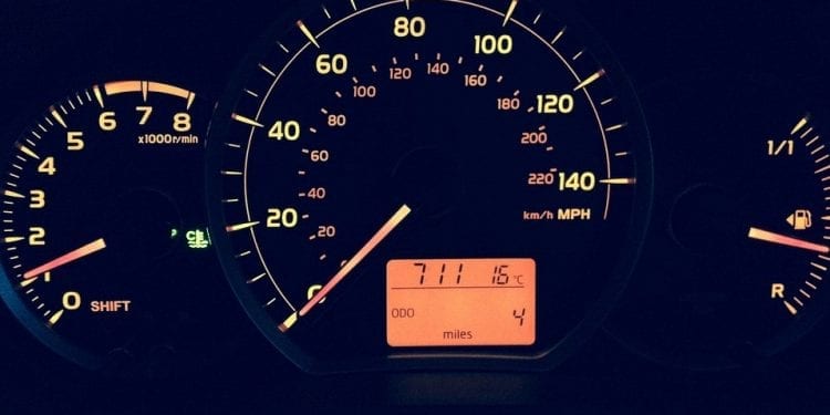 Cofnęli licznik o 100 tys. kilometrów! Wpadli przez przypadek