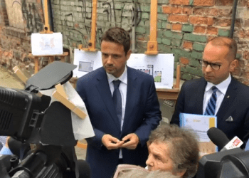 „Klasyczna manipulacja”. Trzaskowski zabrał głos ws. spotu z 2009 roku