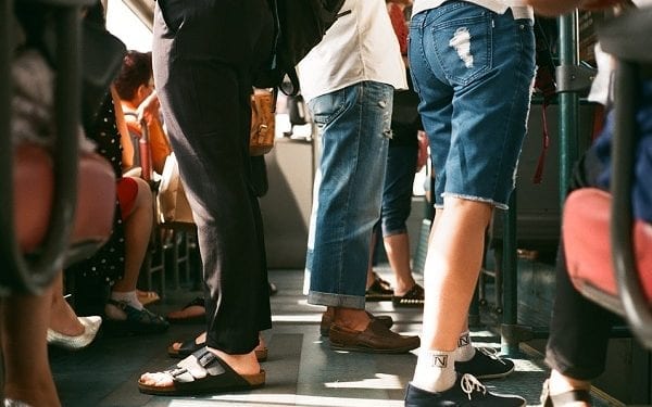 Kraków: Nikt nie ustąpił miejsca kobiecie w ciąży. Motornicza wzięła sprawy w swoje ręce