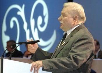 Lech Wałęsa odpowiada policji i Brudzińskiemu. Twierdzi, że „ukrył” broń. „Dobrze zabezpieczyłem i nigdy Pan jej nie znajdzie”
