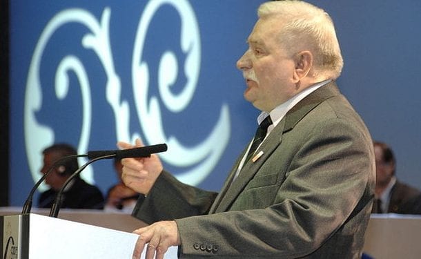 Lech Wałęsa odpowiada policji i Brudzińskiemu. Twierdzi, że „ukrył” broń. „Dobrze zabezpieczyłem i nigdy Pan jej nie znajdzie”