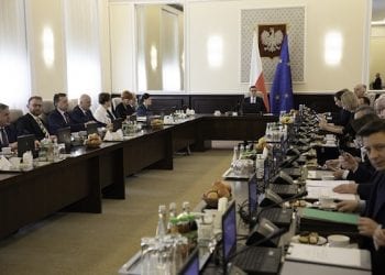 PiS z samodzielnymi rządami, Nowoczesna na dnie. Wyniki najnowszego sondażu robią wrażenie