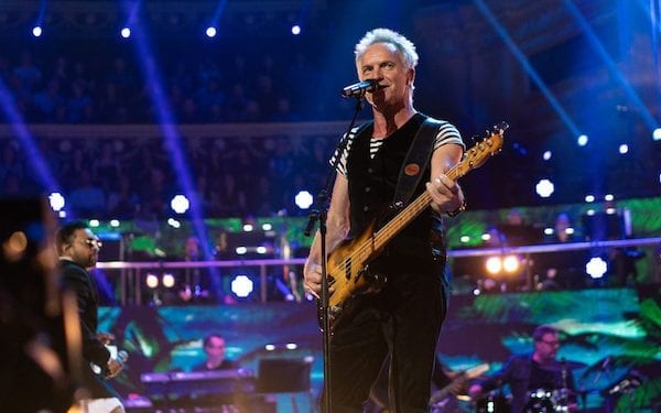 Sting odwiedził protestujących. Zaśpiewał im poruszającą piosenkę!