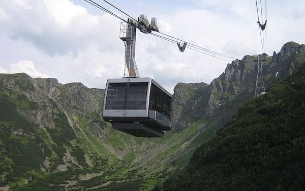 Dramatyczna akcja ratowników TOPR. Reanimacja w… kolejce na Kasprowy Wierch!